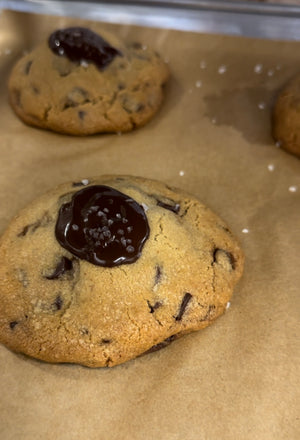 Get 4 Chocolate Chip Brown Butter Cheesecake Stuffed Cookies